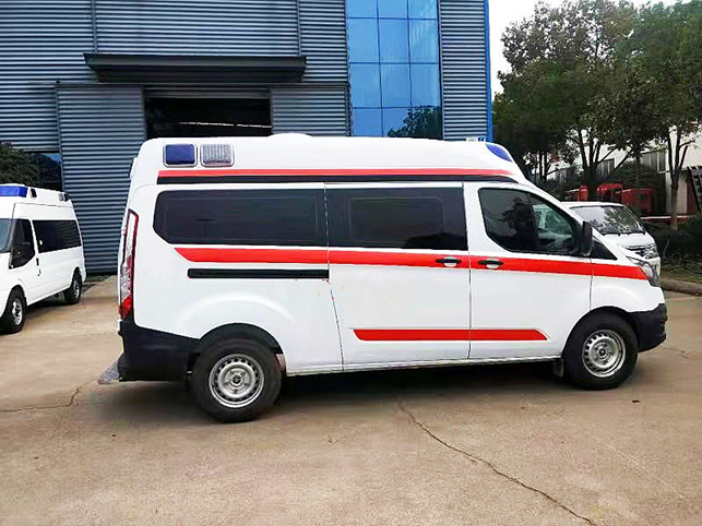 福特全順V362汽油版（ABS一體化內(nèi)飾）救護(hù)車