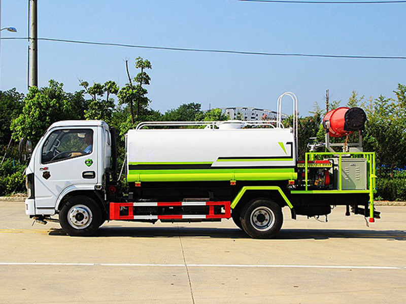 東風(fēng)多利卡5噸噴霧灑水車