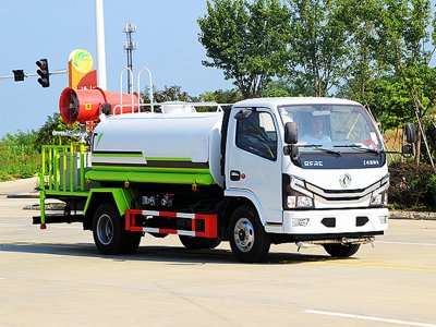 東風多利卡5噸噴霧灑水車